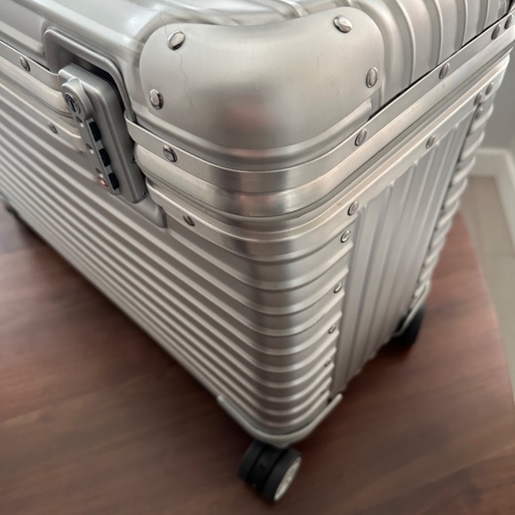 Rimowa Topas Pilot Case 37L - Picture 4 of 16